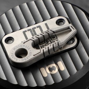 Advantages and disadvantages of titanium alloy keychains