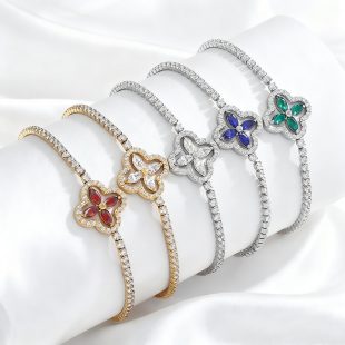 Titanium steel lucky clover bracelet for women, niche design, simple, luxurious, high-end, niche bracelet, full of diamond chains