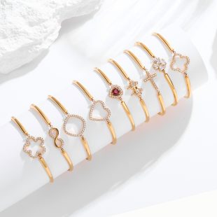 Titanium Steel Plated 18K Gold Four Leaf Grass Bracelet