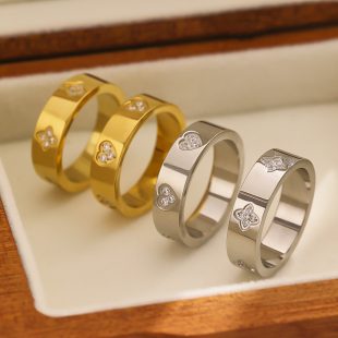 Stainless steel ring with high-end feel, personalized and versatile ring, heart-shaped peach heart and diamond inlaid titanium steel ring
